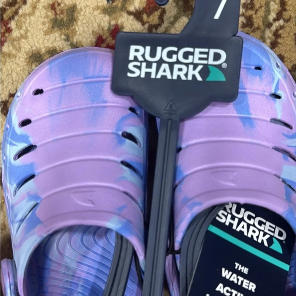 2 Kids' slippers- Bluey and Rugged Shark